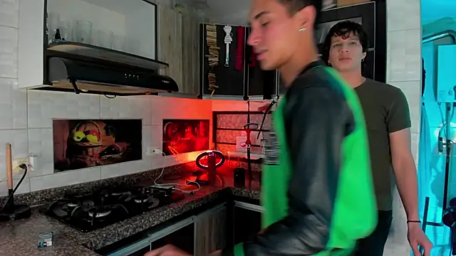 Snapshot of MillersKink chatting on November 15, 3:26 am MillersKink online show from November 15, 3:26 am