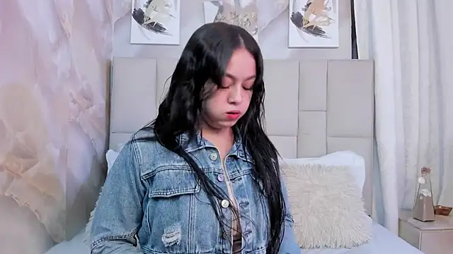 Jaslyn  Smith online show from February 16, 4:25 pm