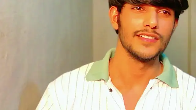 Snapshot of kingkartik7 chatting on March 18, 6:22 pm kingkartik7 online show from March 18, 6:22 pm