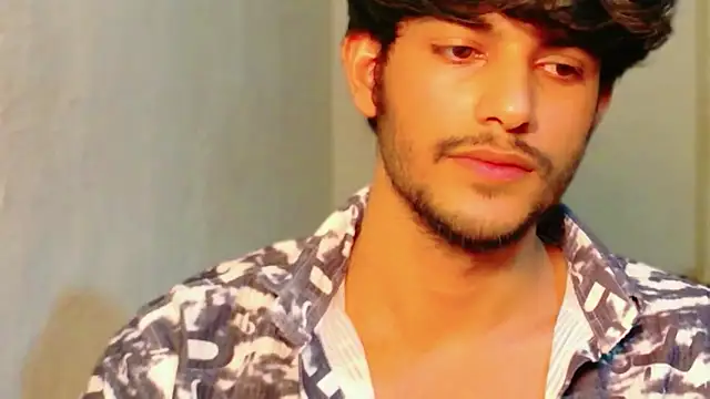 Snapshot of kingkartik7 chatting on March 19, 4:22 pm kingkartik7 online show from March 19, 4:22 pm