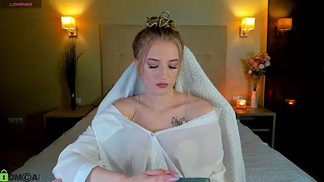 Stacy River online show from February 18, 10:22 am