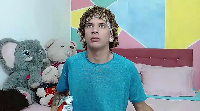 Snapshot of tylor_boy chatting on January 24, 10:08 pm tylor boy online show from January 24, 10:08 pm