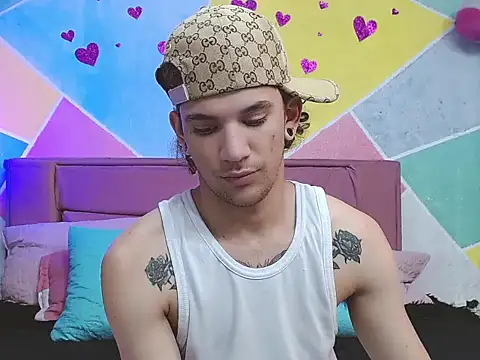 Snapshot of tylor_boy chatting on September 20, 8:54 pm tylor boy online show from September 20, 8:54 pm