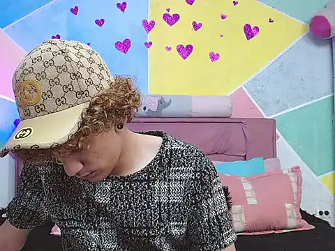 Snapshot of tylor_boy chatting on September 23, 8:34 pm tylor boy online show from September 23, 8:34 pm