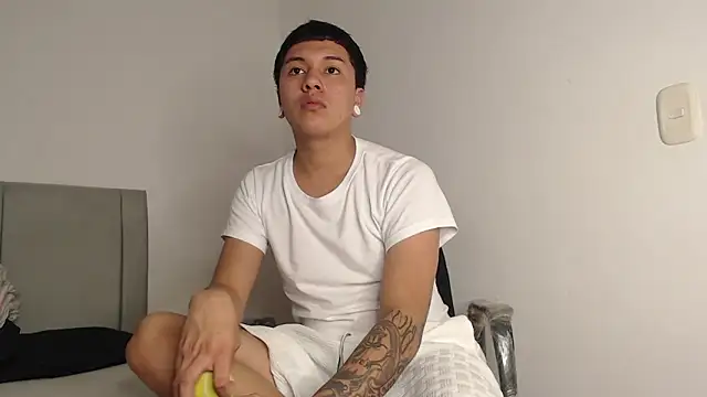 alex-lover online show from May 27, 9:12 pm