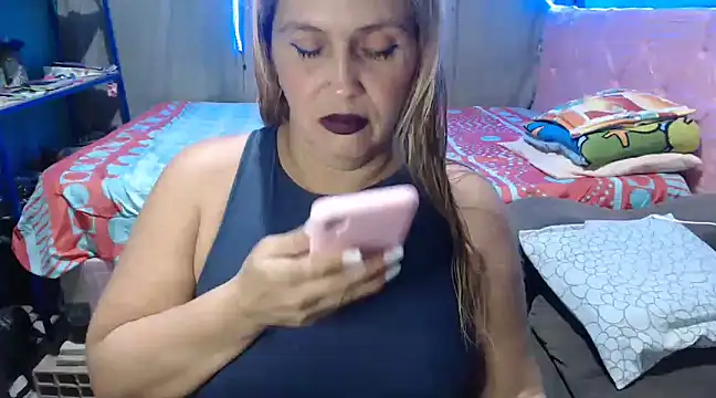 Snapshot of mom_son_dirty chatting on February 2, 12:51 am mom son dirty online show from February 2, 12:51 am