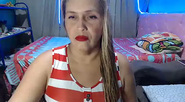 Snapshot of mom_son_dirty chatting on February 7, 12:42 am mom son dirty online show from February 7, 12:42 am