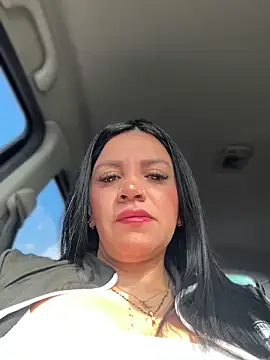 Snapshot of Milff_parkerrr chatting on January 23, 1:35 pm Milff parkerrr online show from January 23, 1:35 pm