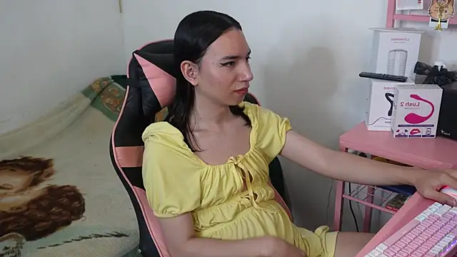 Snapshot of Flaream_angel chatting on November 11, 8:31 pm Flaream angel online show from November 11, 8:31 pm