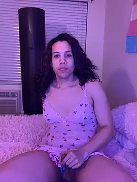 Snapshot of PeacockGoddess chatting on October 14, 10:43 pm PeacockGoddess online show from October 14, 10:43 pm