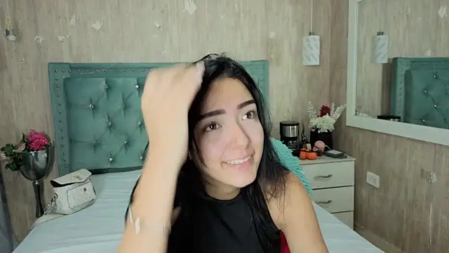 Snapshot of Marcelaa_fox chatting on June 19, 9:07 pm Marcelaa fox online show from June 19, 9:07 pm