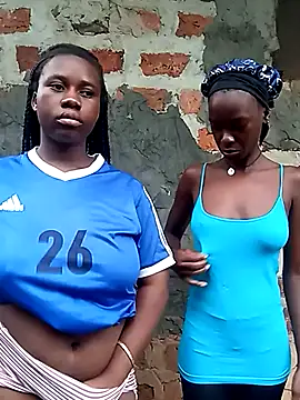 Snapshot of Sassy_boobs21 chatting on February 23, 4:43 am Sassy boobs21 online show from February 23, 4:43 am