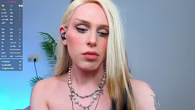  yourFoxy  online show from December 13, 8:51 am