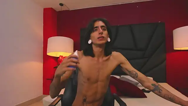 Snapshot of Matthew_Dixonn chatting on December 12, 9:51 am Matthew Dixonn online show from December 12, 9:51 am