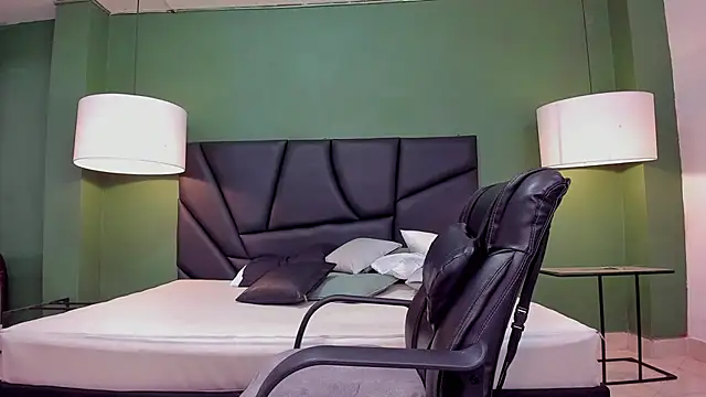 Snapshot of Matthew_Dixonn chatting on January 19, 10:17 pm Matthew Dixonn online show from January 19, 10:17 pm