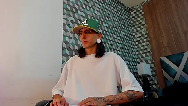 Snapshot of Matthew_Dixonn chatting on January 27, 1:16 am Matthew Dixonn online show from January 27, 1:16 am