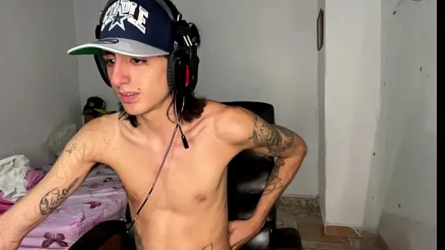 Snapshot of Matthew_Dixonn chatting on February 7, 4:59 am Matthew Dixonn online show from February 7, 4:59 am