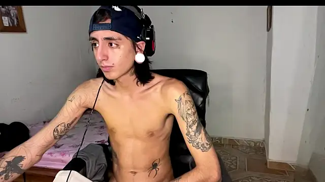 Snapshot of Matthew_Dixonn chatting on February 11, 6:40 am Matthew Dixonn online show from February 11, 6:40 am