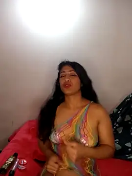 Snapshot of Astridjose chatting on April 12, 1:43 am Astridjose online show from April 12, 1:43 am