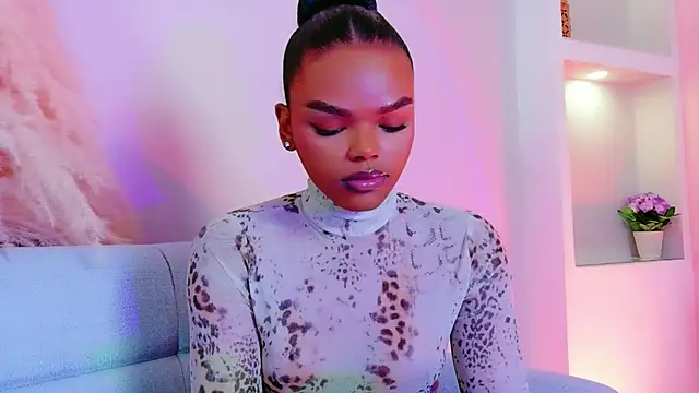 CamiEstrada online show from February 12, 8:59 pm