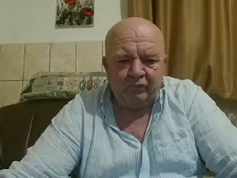 Snapshot of fullballs6 chatting on January 6, 3:09 am fullballs6 online show from January 6, 3:09 am