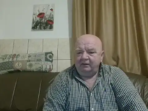 Snapshot of fullballs6 chatting on February 8, 3:08 am fullballs6 online show from February 8, 3:08 am