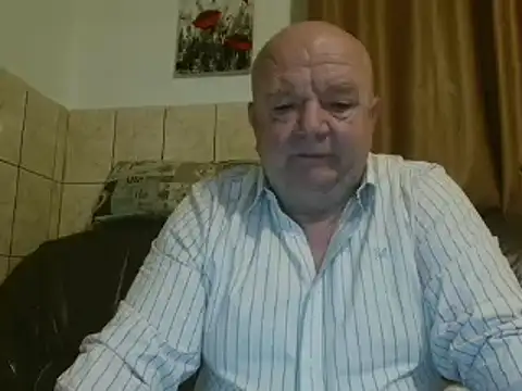 Snapshot of fullballs6 chatting on February 25, 3:52 am fullballs6 online show from February 25, 3:52 am