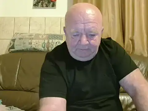 Snapshot of fullballs6 chatting on March 9, 1:35 am fullballs6 online show from March 9, 1:35 am