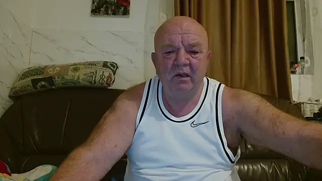 fullballs6 online show from December 16, 3:55 am