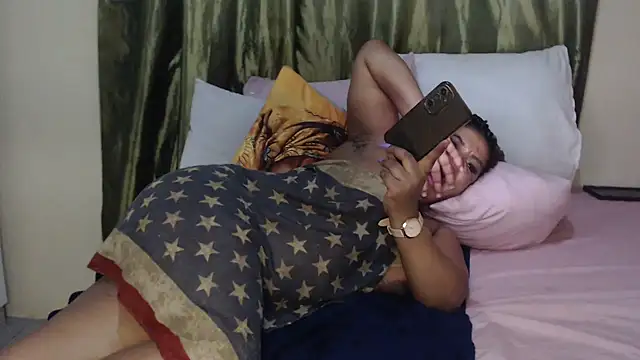 Snapshot of Foxybrownxx1 chatting on February 7, 10:02 pm Foxybrownxx1 online show from February 7, 10:02 pm