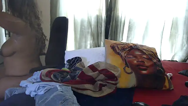 Snapshot of Foxybrownxx1 chatting on February 15, 7:51 am Foxybrownxx1 online show from February 15, 7:51 am