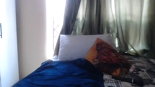 Snapshot of Foxybrownxx1 chatting on March 2, 9:38 am Foxybrownxx1 online show from March 2, 9:38 am