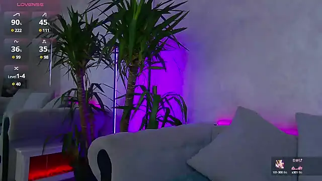 Snapshot of BambiAndAyline chatting on January 9, 7:21 am BambiAndAyline online show from January 9, 7:21 am