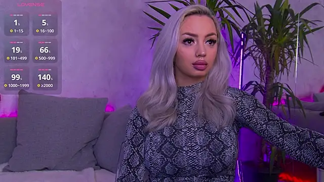 Snapshot of BambiAndAyline chatting on February 14, 4:15 am BambiAndAyline online show from February 14, 4:15 am