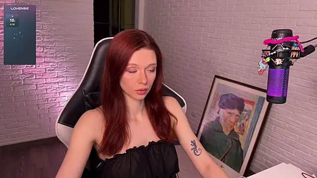 Snapshot of mirai_meeow chatting on December 12, 2:55 pm mirai meeow online show from December 12, 2:55 pm