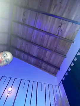 LylaLee111 online show from January 27, 7:03 pm