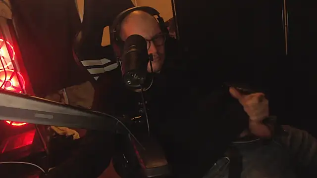 chicostick413 online show from November 29, 8:01 pm