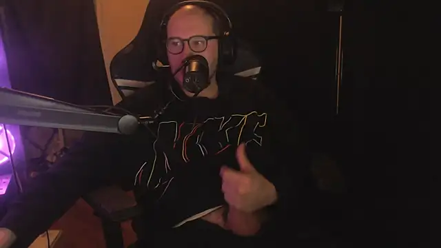 chicostick413 online show from December 1, 12:10 pm