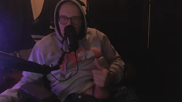 chicostick413 online show from December 17, 9:32 pm