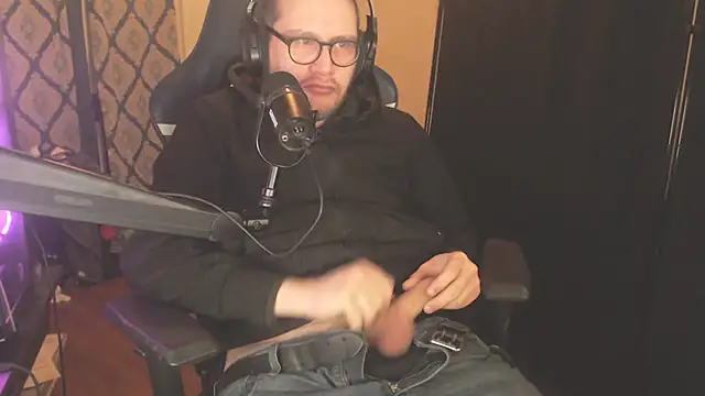 chicostick413 online show from February 2, 12:20 am