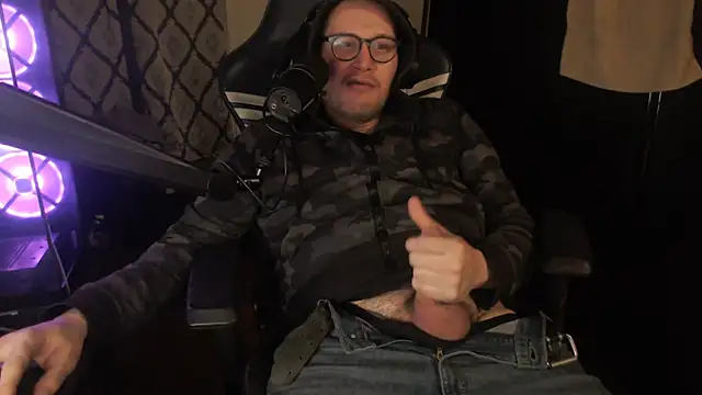 chicostick413 online show from February 13, 11:45 pm