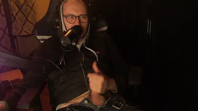 chicostick413 online show from March 5, 3:46 am