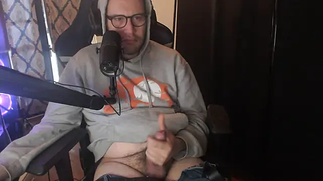 chicostick413 online show from March 20, 2:33 pm