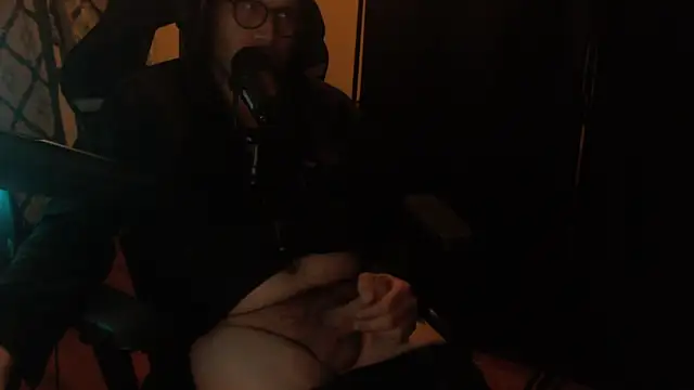 chicostick413 online show from April 13, 3:23 am