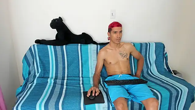 Snapshot of QuinnAndpuma1 chatting on January 22, 3:20 am QuinnAndpuma1 online show from January 22, 3:20 am