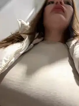 justmila online show from December 22, 11:33 am