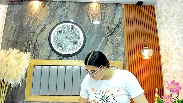 BellaPeers  online show from April 17, 10:40 am