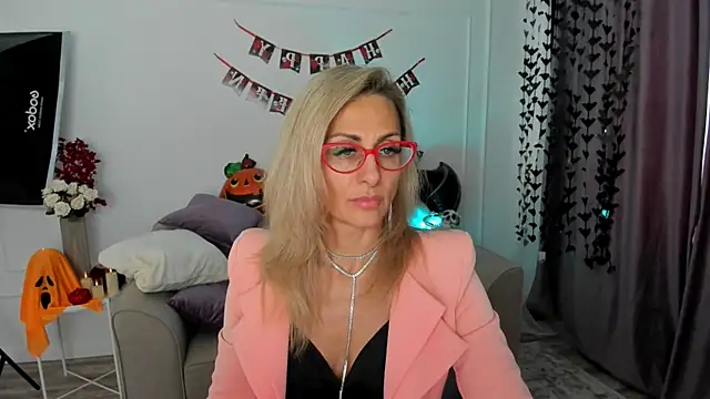 MuseOfStage online show from October 13, 11:32 am