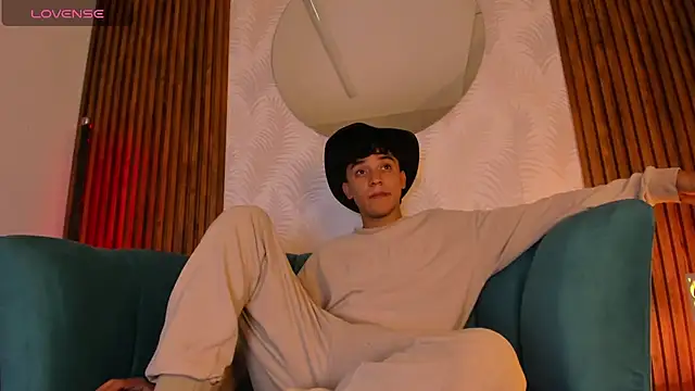 Snapshot of Austin_Cardieff chatting on January 31, 3:41 am Austin Cardieff online show from January 31, 3:41 am