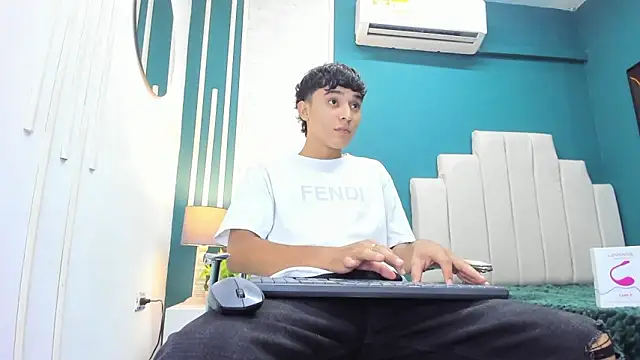 Snapshot of Austin_Cardieff chatting on February 3, 8:03 pm Austin Cardieff online show from February 3, 8:03 pm